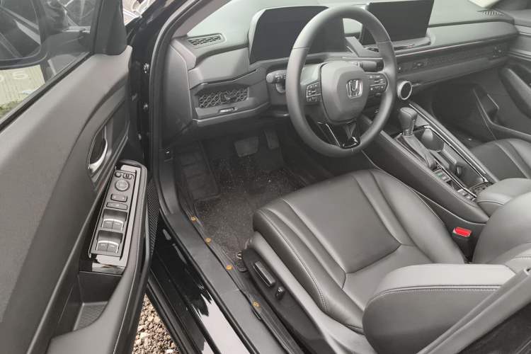 Used Honda Accord 2025 260TURBO Luxury Edition Driver Seat
