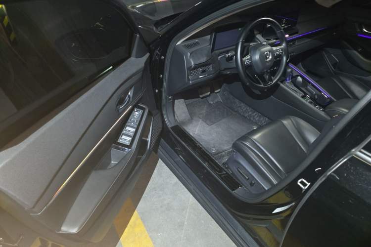 Used Honda Accord 2025 260TURBO Luxury Edition Driver Seat