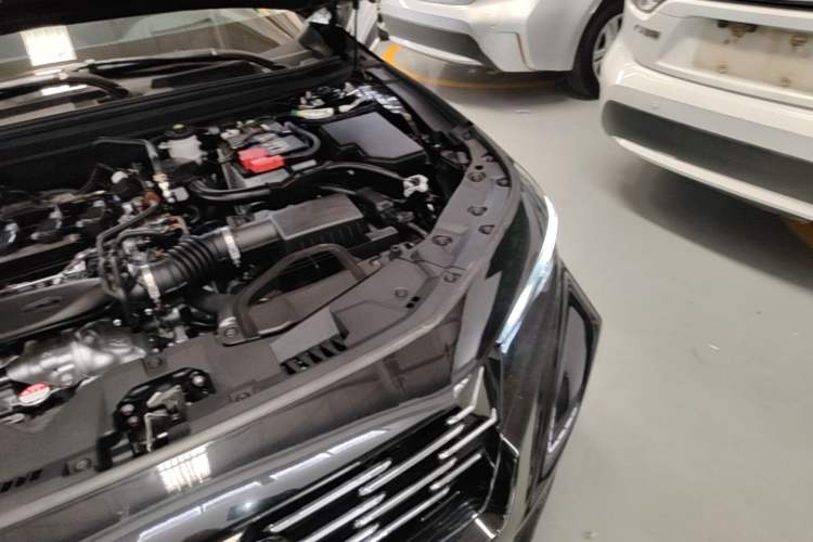 Used Honda Accord 2025 260TURBO Luxury Edition Engine Bay Left