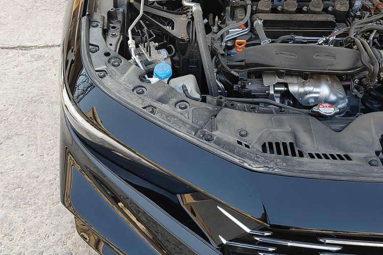 Used Honda Accord 2025 Sport Series 260TURBO Luxury Edition Engine Bay Right