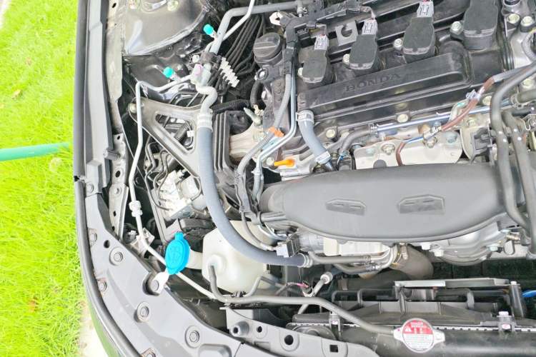 Used Honda Accord 2025 Sport Series 260TURBO Luxury Edition Engine Bay Right