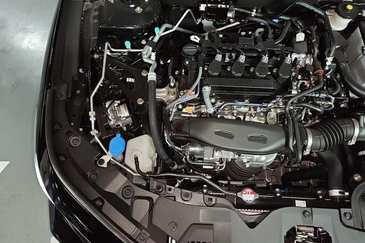 Used Honda Accord 2025 260TURBO Luxury Edition Engine Bay Right