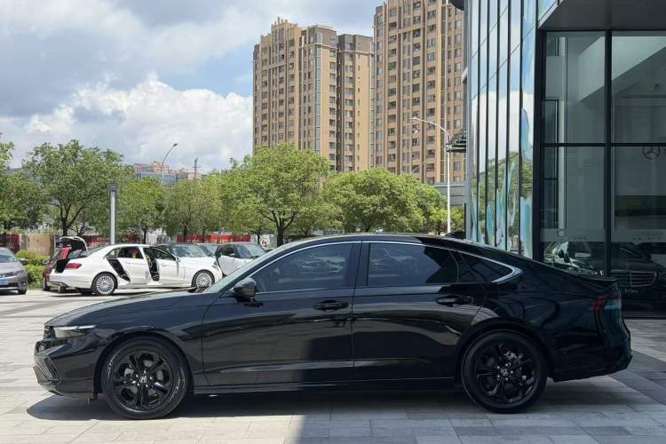 Used Honda Accord 2025 Sport Series 260TURBO Luxury Edition Exterior 3