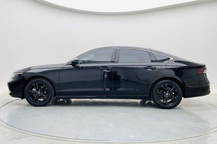 Used Honda Accord 2025 Sport Series 260TURBO Luxury Edition Exterior 4