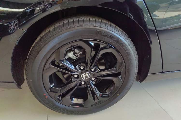 Used Honda Accord 2025 Sport Series 260TURBO Luxury Edition Exterior 5