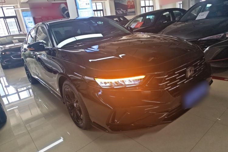 Used Honda Accord 2025 Sport Series 260TURBO Luxury Edition Front Right 45 Deg