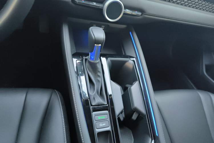Used Honda Accord 2025 Sport Series 260TURBO Luxury Edition Gear Lever