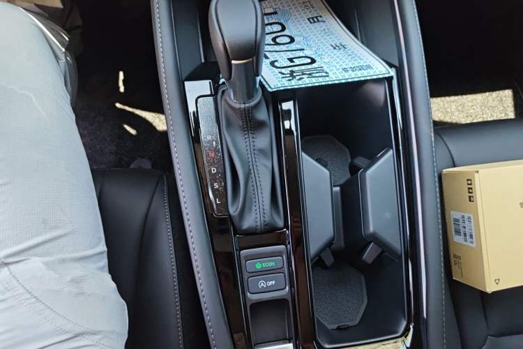 Used Honda Accord 2025 260TURBO Luxury Edition Gear Lever