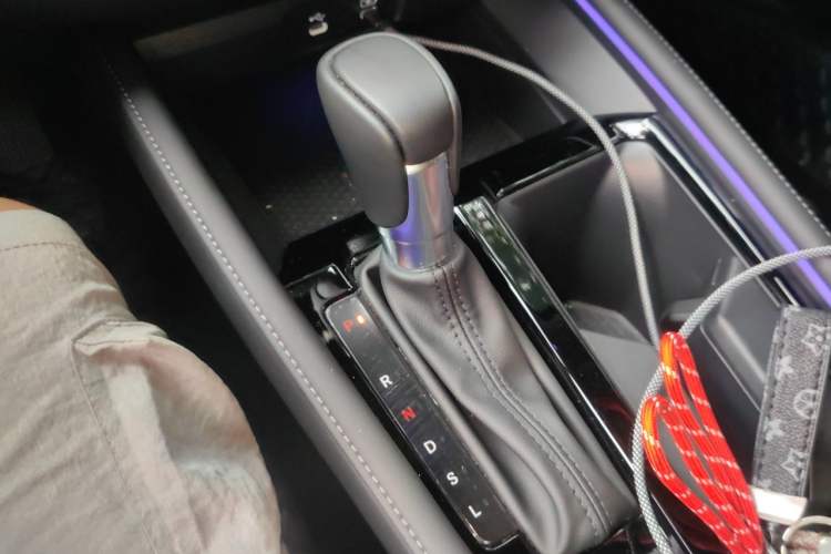 Used Honda Accord 2025 260TURBO Prestige Edition Gear Lever
