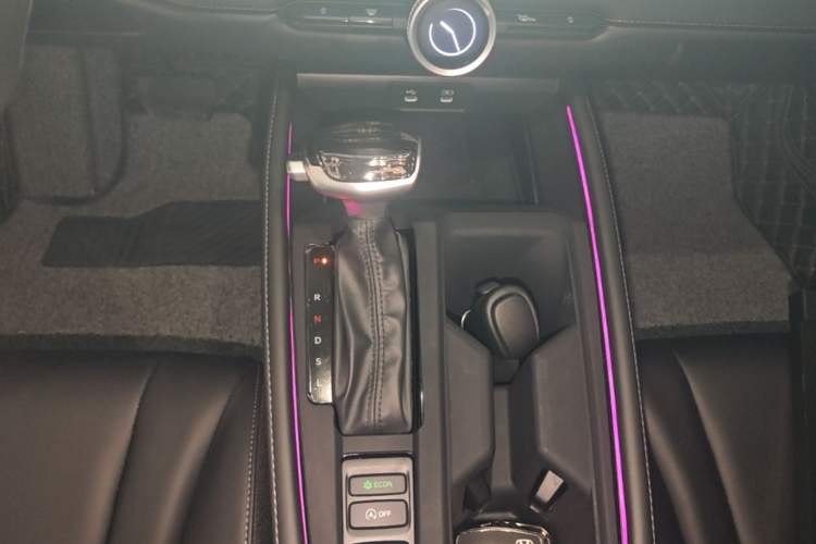 Used Honda Accord 2025 Sport Series 260TURBO Luxury Edition Gear Lever