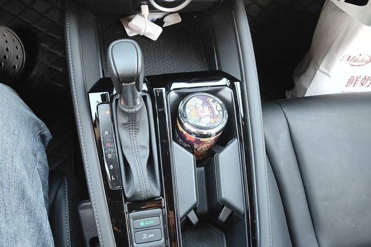 Used Honda Accord 2025 Sport Series 260TURBO Luxury Edition Gear Lever