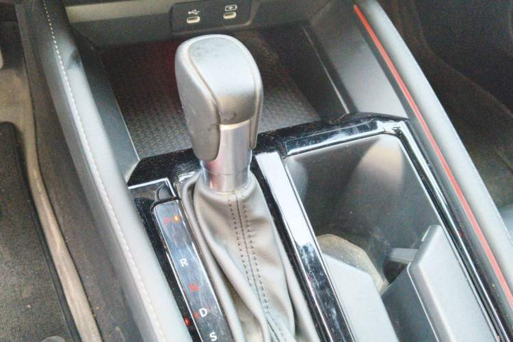 Used Honda Accord 2025 260TURBO Luxury Edition Gear Lever