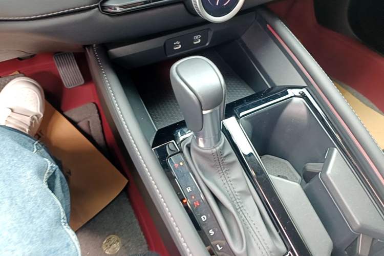 Used Honda Accord 2025 Sport Series 260TURBO Prestige Edition Gear Lever