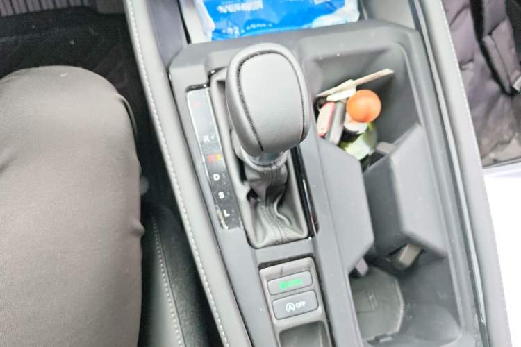 Used Honda Accord 2025 Sport Series 260TURBO Luxury Edition Gear Lever