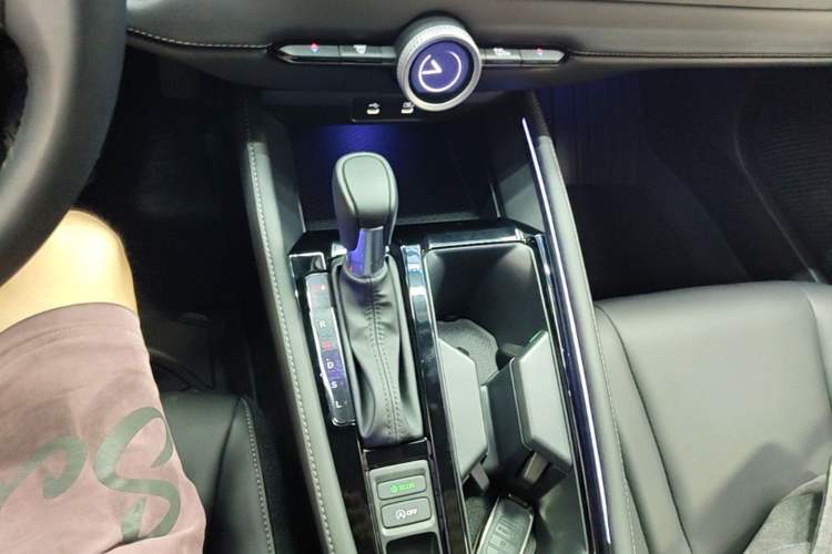 Used Honda Accord 2025 Sport Series 260TURBO Luxury Edition Gear Lever