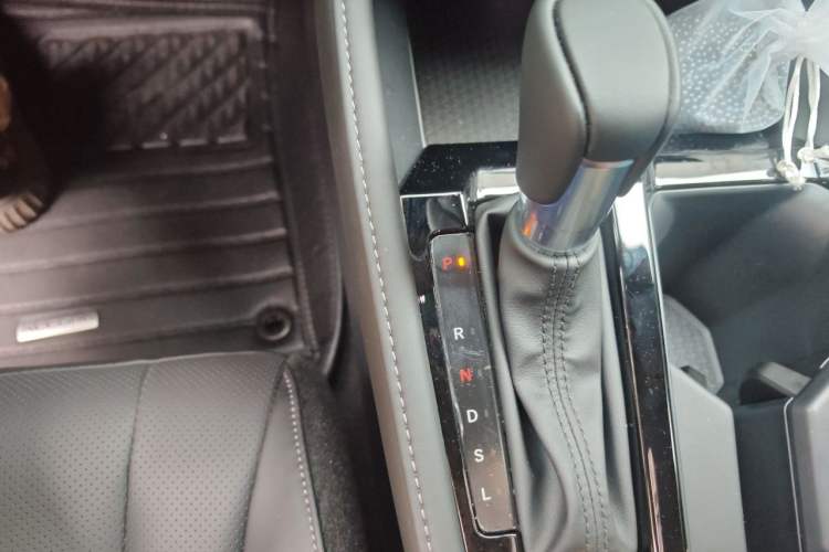 Used Honda Accord 2025 260TURBO Prestige Edition Gear Lever