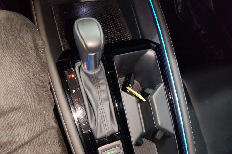 Used Honda Accord 2025 260TURBO Luxury Edition Gear Lever