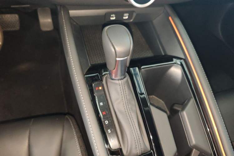 Used Honda Accord 2025 260TURBO Luxury Edition Gear Lever