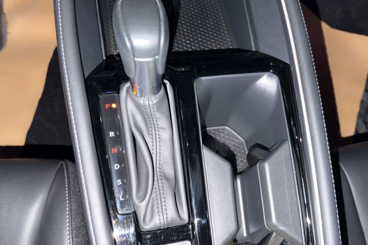 Used Honda Accord 2025 260TURBO Luxury Edition Gear Lever