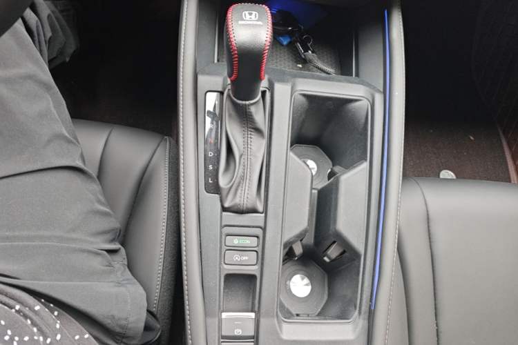 Used Honda Accord 2025 Sport Series 260TURBO Luxury Edition Gear Lever