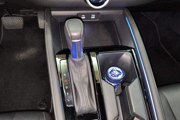 Used Honda Accord 2025 260TURBO Luxury Edition Gear Lever