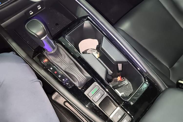 Used Honda Accord 2025 260TURBO Luxury Edition Gear Lever
