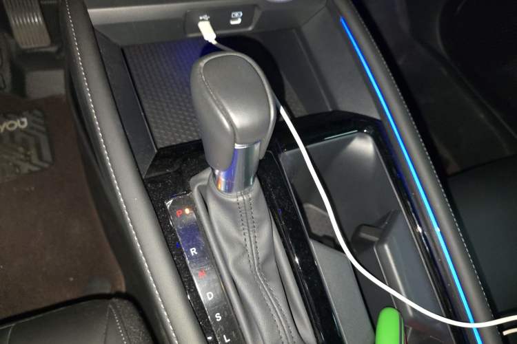 Used Honda Accord 2025 260TURBO Luxury Edition Gear Lever