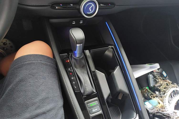 Used Honda Accord 2025 Sport Series 260TURBO Luxury Edition Gear Lever