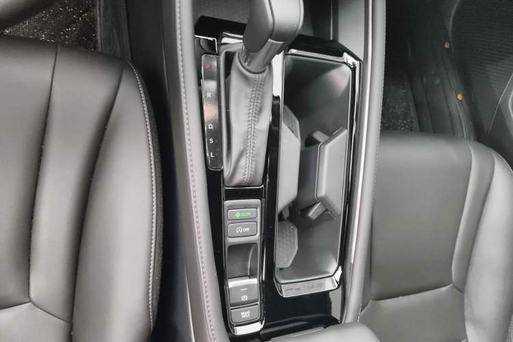 Used Honda Accord 2025 260TURBO Luxury Edition Gear Lever