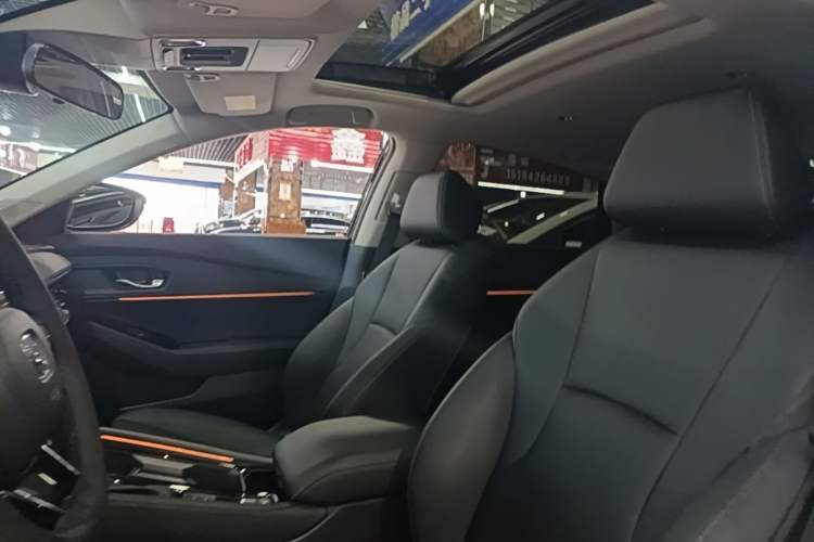 Used Honda Accord 2025 Sport Series 260TURBO Luxury Edition Headliner