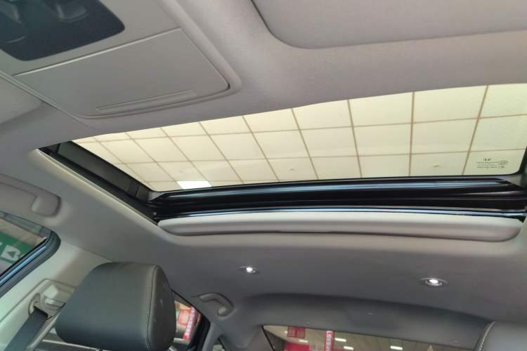 Used Honda Accord 2025 Sport Series 260TURBO Luxury Edition Headliner