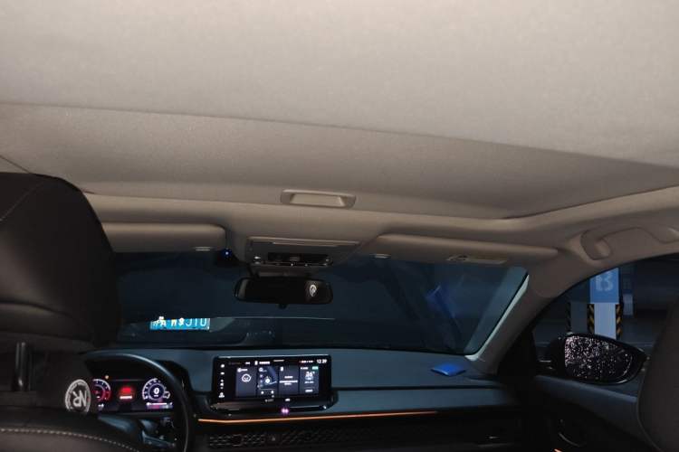 Used Honda Accord 2025 260TURBO Luxury Edition Headliner