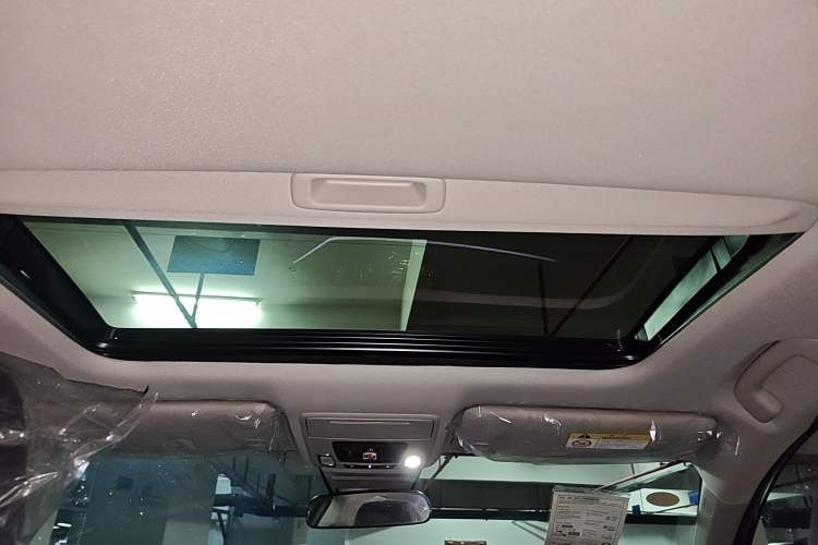 Used Honda Accord 2025 260TURBO Luxury Edition Headliner
