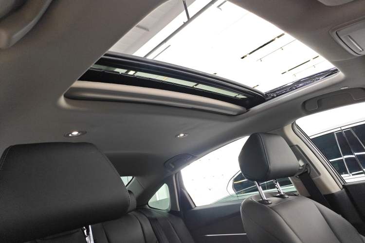 Used Honda Accord 2025 Sport Series 260TURBO Luxury Edition Headliner