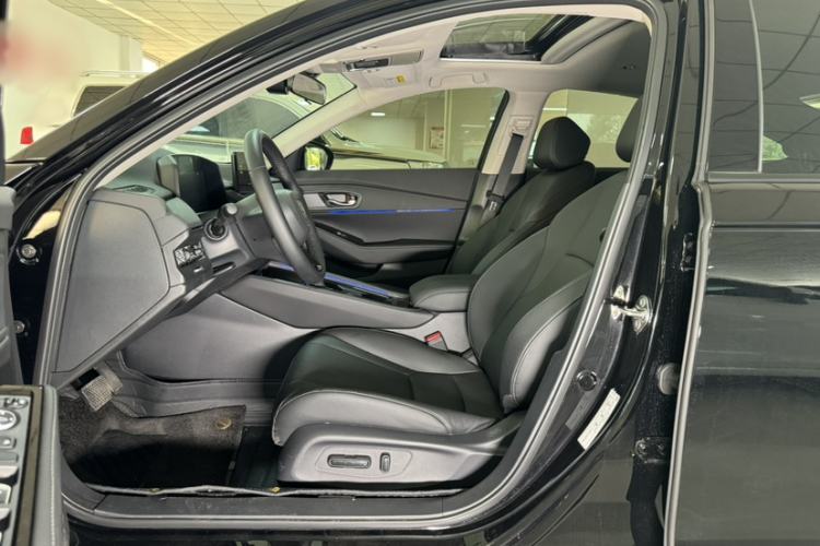 Used Honda Accord 2025 Sport Series 260TURBO Luxury Edition Interior 14