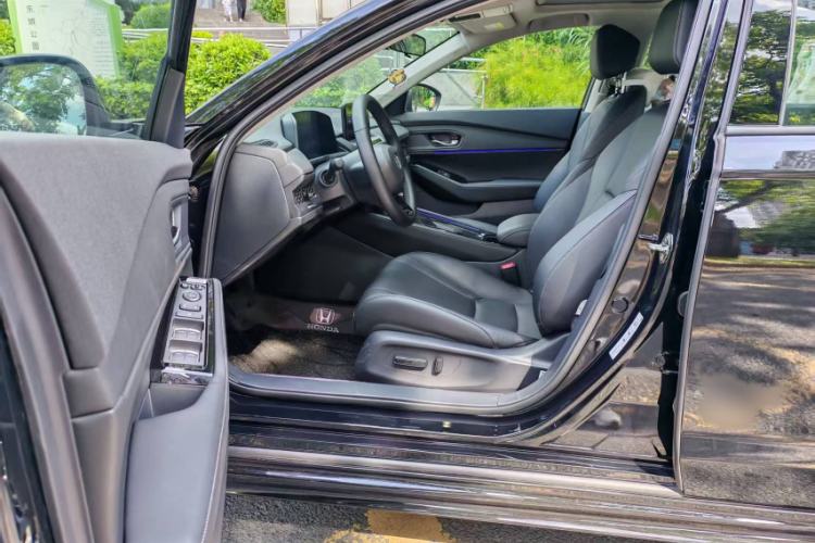 Used Honda Accord 2025 Sport Series 260TURBO Luxury Edition Interior 2