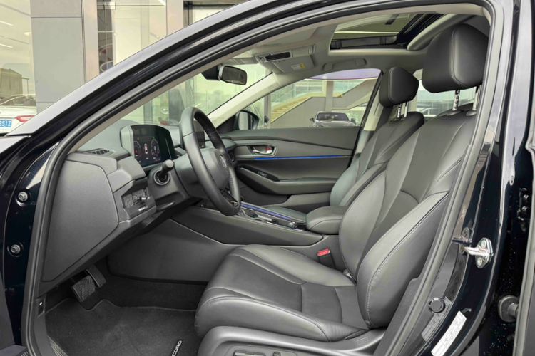 Used Honda Accord 2025 Sport Series 260TURBO Luxury Edition Interior 2