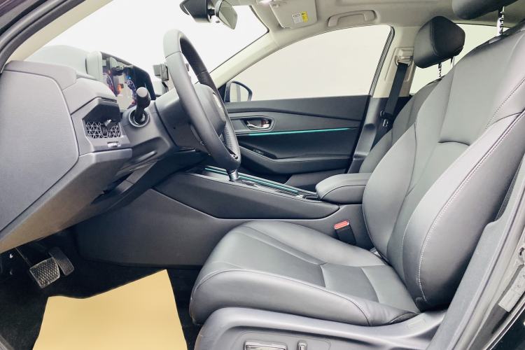 Used Honda Accord 2025 Sport Series 260TURBO Luxury Edition Interior 2