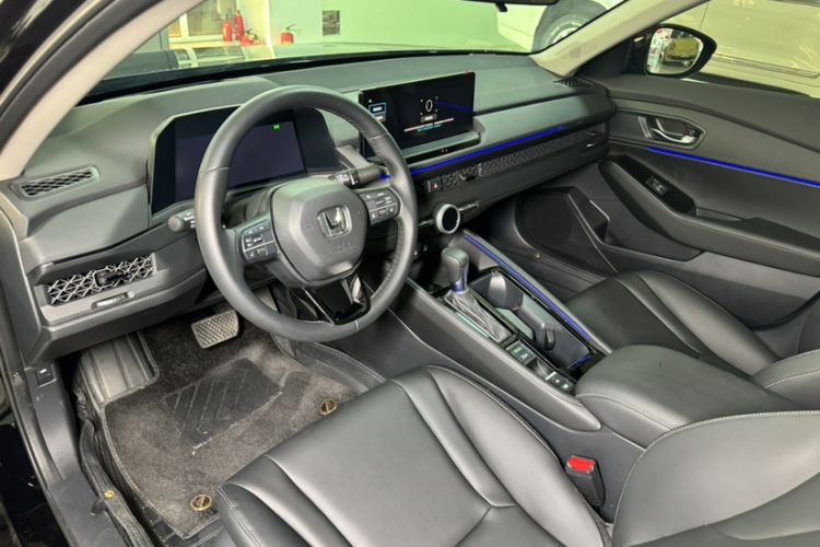 Used Honda Accord 2025 Sport Series 260TURBO Luxury Edition Interior 2