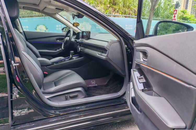 Used Honda Accord 2025 Sport Series 260TURBO Luxury Edition Interior 3