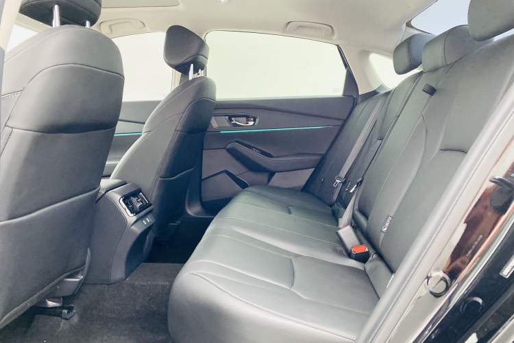Used Honda Accord 2025 Sport Series 260TURBO Luxury Edition Interior 4