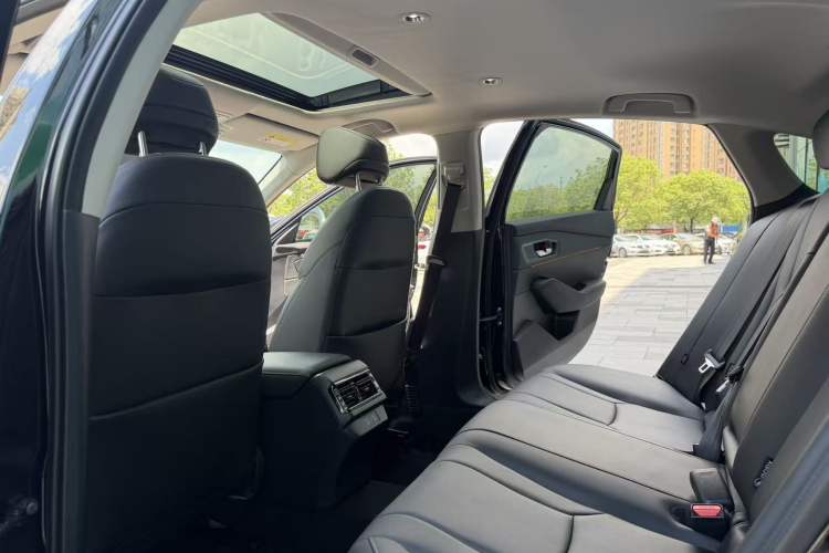 Used Honda Accord 2025 Sport Series 260TURBO Luxury Edition Interior 4