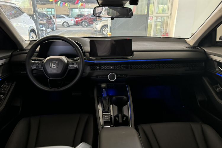 Used Honda Accord 2025 Sport Series 260TURBO Luxury Edition Interior 5