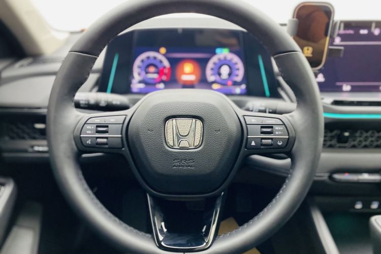 Used Honda Accord 2025 Sport Series 260TURBO Luxury Edition Interior 8