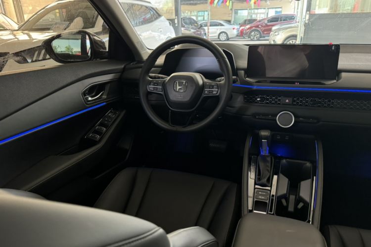 Used Honda Accord 2025 Sport Series 260TURBO Luxury Edition Interior 8