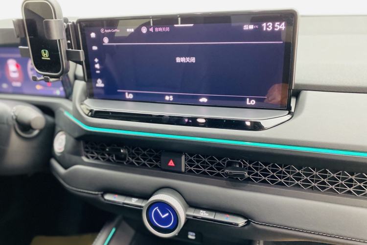 Used Honda Accord 2025 Sport Series 260TURBO Luxury Edition Interior 9