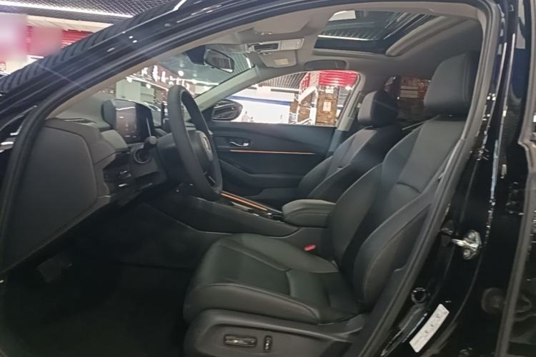 Used Honda Accord 2025 Sport Series 260TURBO Luxury Edition Left Front Seat