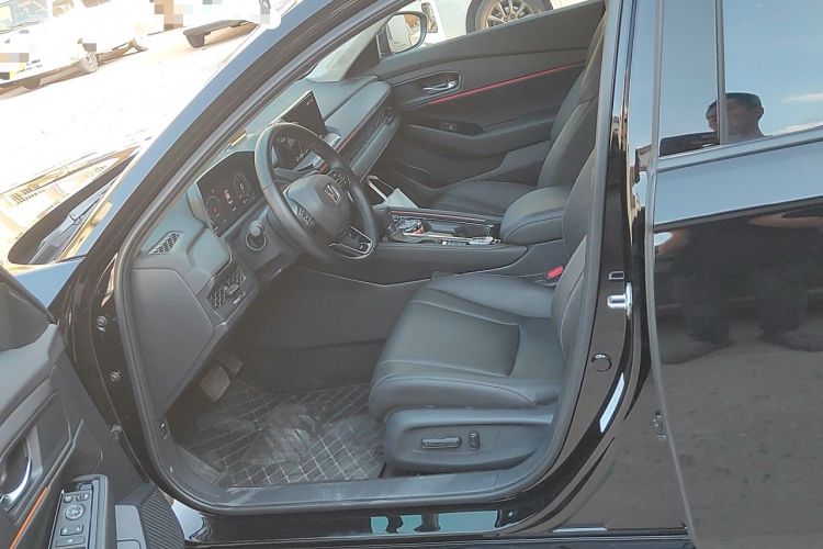 Used Honda Accord 2025 Sport Series 260TURBO Luxury Edition Left Front Seat