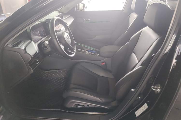 Used Honda Accord 2025 Sport Series 260TURBO Luxury Edition Left Front Seat