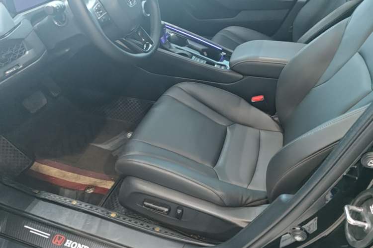 Used Honda Accord 2025 260TURBO Luxury Edition Left Front Seat